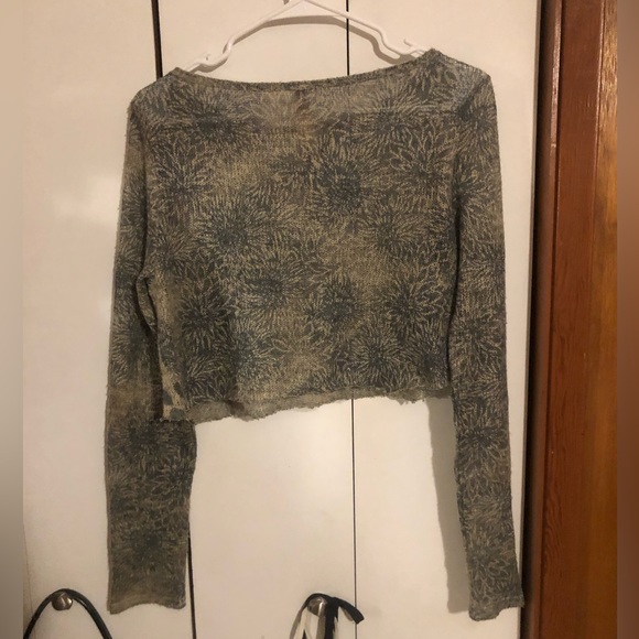 See through long sleeve crop top - Picture 3 of 5